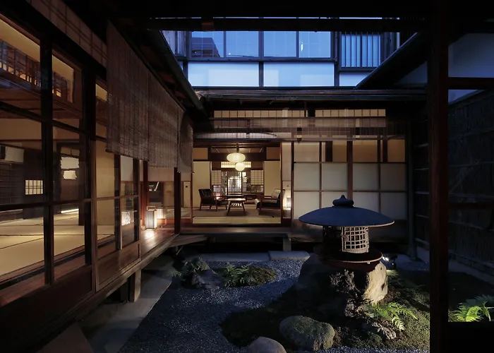 Hot Tub in Room Candeo s Kyoto Karasuma Rokkaku